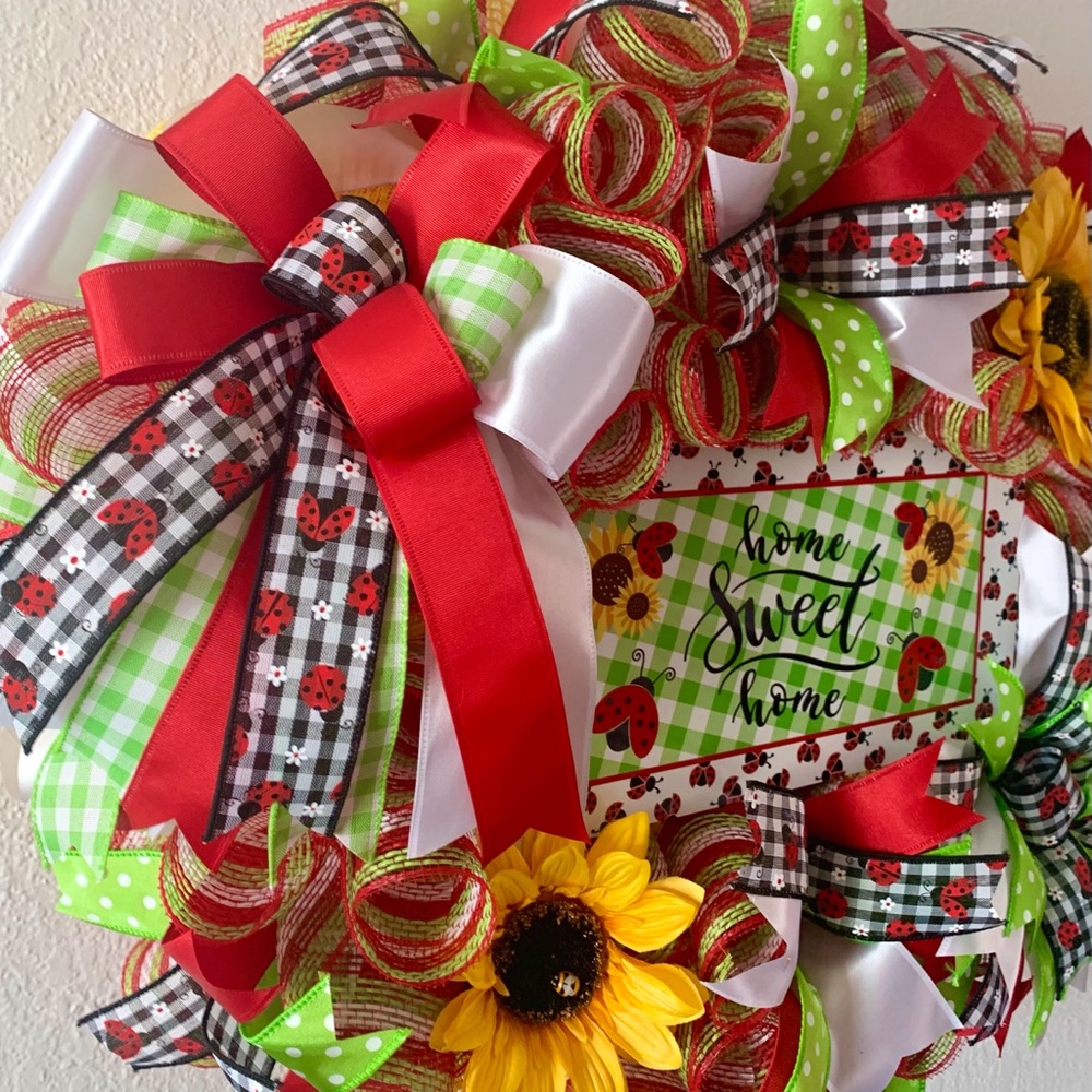 Deco mesh ladybug and sunflower wreath, Home Sweet Home wreath, all occasion - Picture 3 of 9